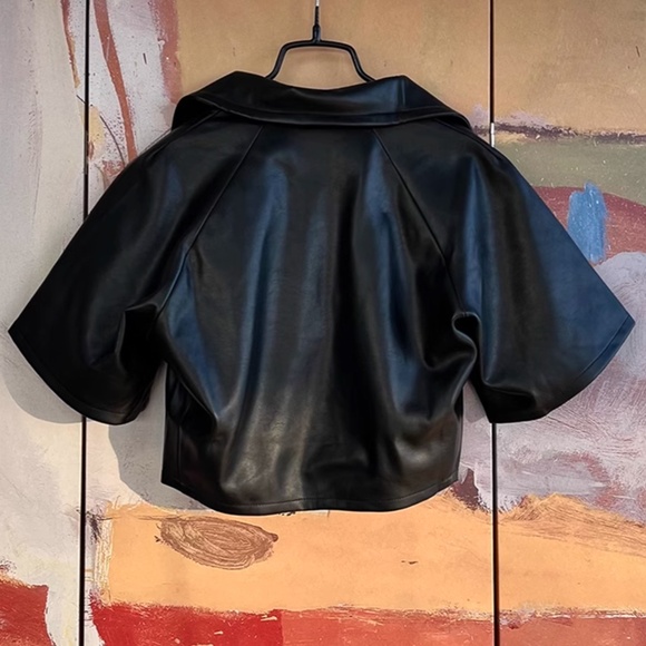 NWT RUVE ZASH Cropped Vegan Faux Leather Shirt - Black Cut Out - Picture 6 of 8